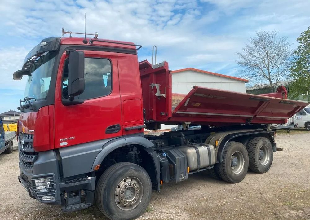 Mercedes-Benz Arocs 2645 K 6x4 | Meiller Bordmatik | Wywrotka trójstronna|449 KM | Euro 6 | - Billenőplatós teherautó: 5 kép. Mercedes-Benz Arocs 2645 K 6x4 | Meiller Bordmatik | Wywrotka trójstronna|449 KM | Euro 6 | - Billenőplatós teherautó: 5 kép.