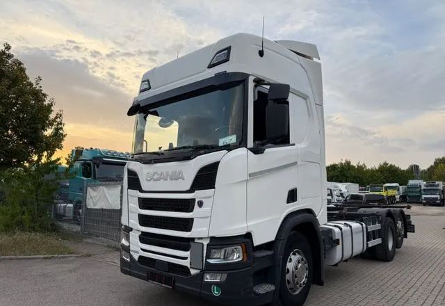 Scania R450 BDF • 6x2 • Euro 6d • Skrętna tylna oś • Retarder • Pod zabudowę • - Alvaz teherautó: 5 kép. Scania R450 BDF • 6x2 • Euro 6d • Skrętna tylna oś • Retarder • Pod zabudowę • - Alvaz teherautó: 5 kép.