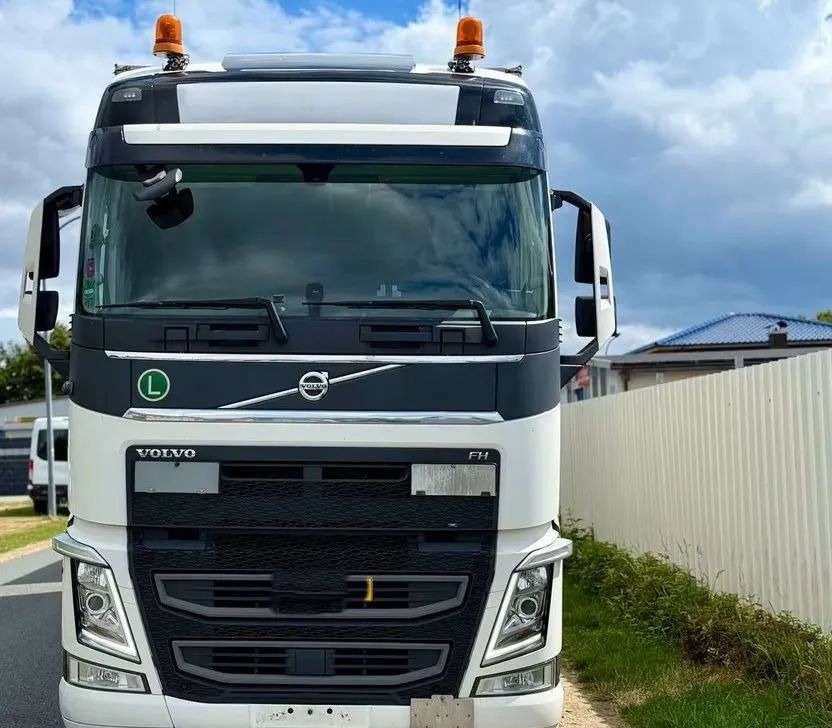 Volvo FH460 6x2 BDF | Hydrauliczna platforma załadunkowa | Ogrzewanie postojowe | Automatyczna skrzynia | Euro 6d - Ponyvás teherautó: 3 kép. Volvo FH460 6x2 BDF | Hydrauliczna platforma załadunkowa | Ogrzewanie postojowe | Automatyczna skrzynia | Euro 6d - Ponyvás teherautó: 3 kép.