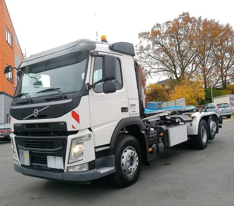 Volvo FM 410 • 6x2 • Meiller z systemem HDS (roll-off) • Euro 6 • Przebieg 251235 km • - Horgos rakodó teherautó: 3 kép. Volvo FM 410 • 6x2 • Meiller z systemem HDS (roll-off) • Euro 6 • Przebieg 251235 km • - Horgos rakodó teherautó: 3 kép.