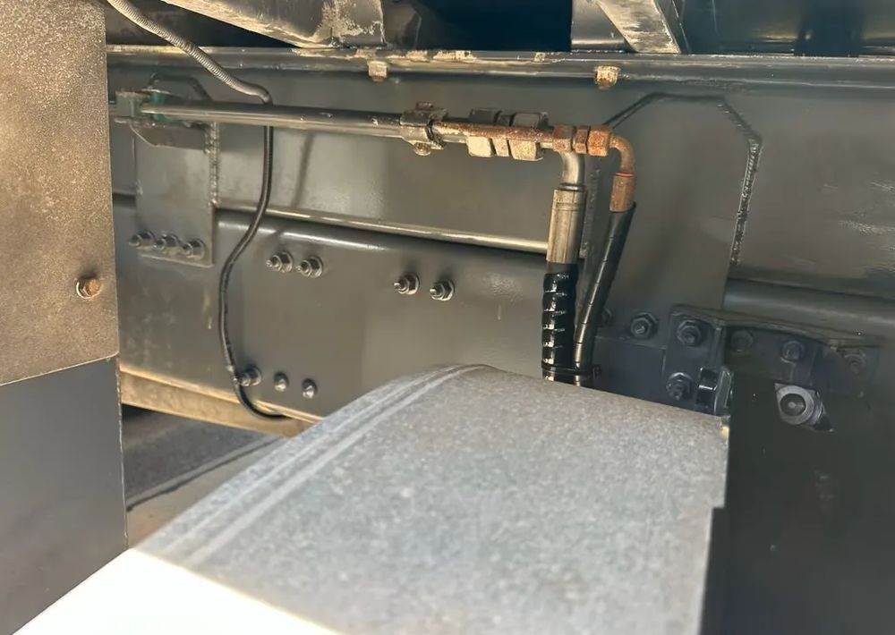 Volvo FM420 6x2 | HDS Atlas AK 186-3 z przestrzenią ładunkową | Euro6 |238 000 km - Platós teherautó, Darus autó: 4 kép. Volvo FM420 6x2 | HDS Atlas AK 186-3 z przestrzenią ładunkową | Euro6 |238 000 km - Platós teherautó, Darus autó: 4 kép.