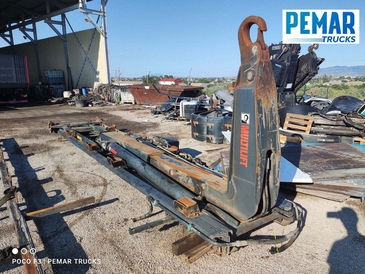 HIAB MULTILIFT HOOKLIFT 21T BRAZO ARTICULADO - Szerszám/ Felszerelés: 1 kép. HIAB MULTILIFT HOOKLIFT 21T BRAZO ARTICULADO - Szerszám/ Felszerelés: 1 kép.