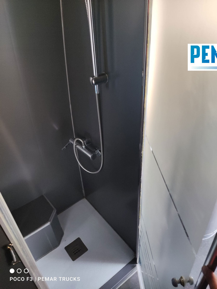 Kisteherautó MERCEDES-BENZ SPRINTER 313 CDI CAMPERIZADA: 20 kép. Kisteherautó MERCEDES-BENZ SPRINTER 313 CDI CAMPERIZADA: 20 kép.