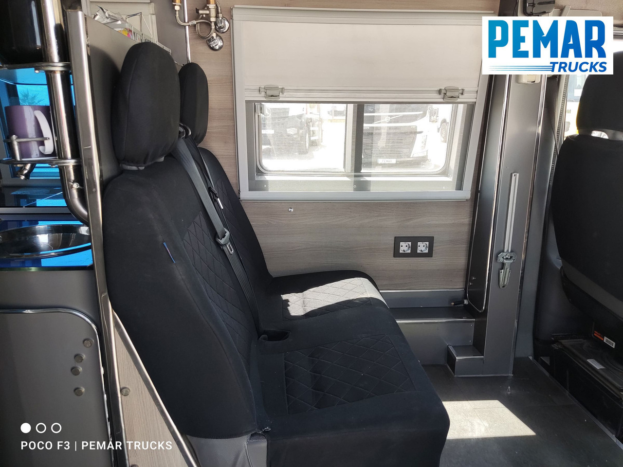 Kisteherautó MERCEDES-BENZ SPRINTER 313 CDI CAMPERIZADA: 10 kép. Kisteherautó MERCEDES-BENZ SPRINTER 313 CDI CAMPERIZADA: 10 kép.