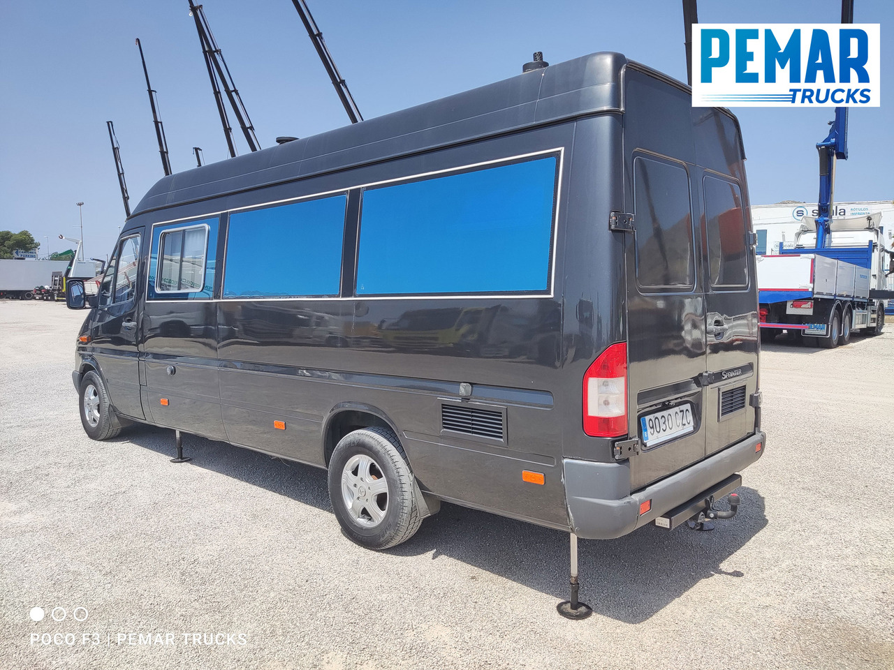 Kisteherautó MERCEDES-BENZ SPRINTER 313 CDI CAMPERIZADA: 32 kép. Kisteherautó MERCEDES-BENZ SPRINTER 313 CDI CAMPERIZADA: 32 kép.