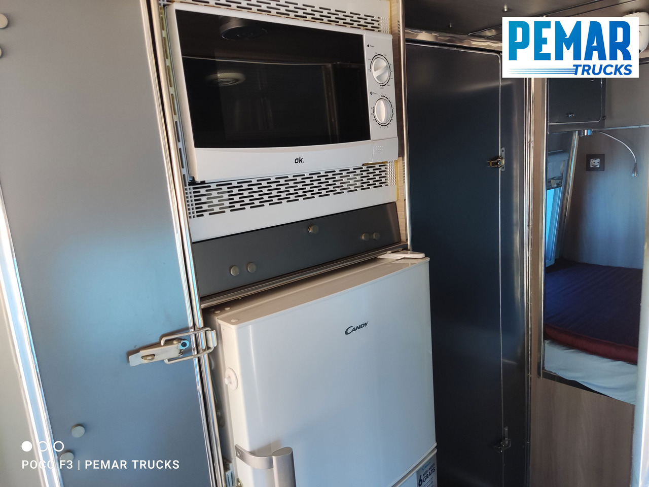 Kisteherautó MERCEDES-BENZ SPRINTER 313 CDI CAMPERIZADA: 24 kép. Kisteherautó MERCEDES-BENZ SPRINTER 313 CDI CAMPERIZADA: 24 kép.