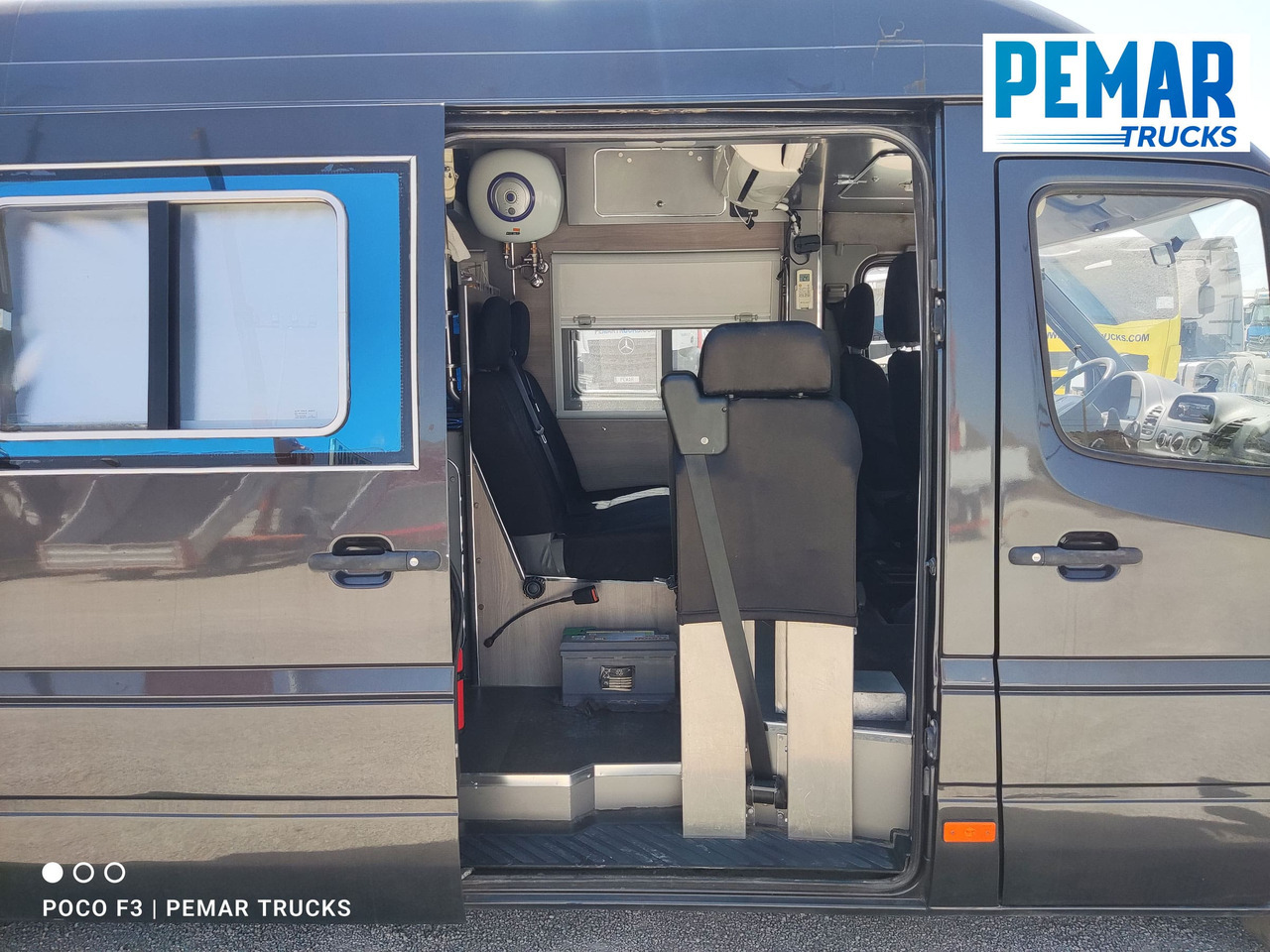 Kisteherautó MERCEDES-BENZ SPRINTER 313 CDI CAMPERIZADA: 8 kép. Kisteherautó MERCEDES-BENZ SPRINTER 313 CDI CAMPERIZADA: 8 kép.