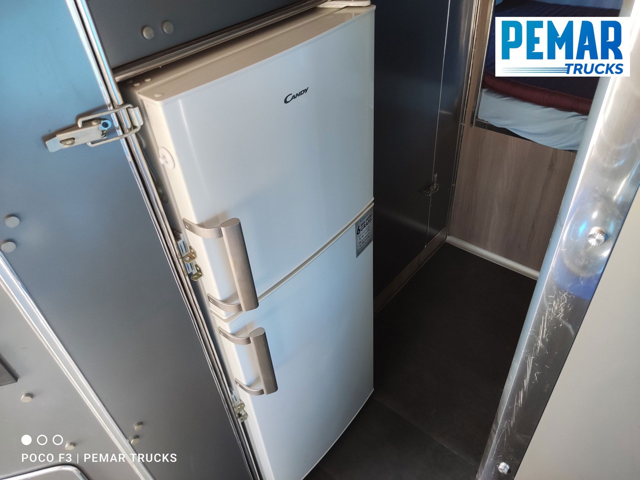 Kisteherautó MERCEDES-BENZ SPRINTER 313 CDI CAMPERIZADA: 25 kép. Kisteherautó MERCEDES-BENZ SPRINTER 313 CDI CAMPERIZADA: 25 kép.