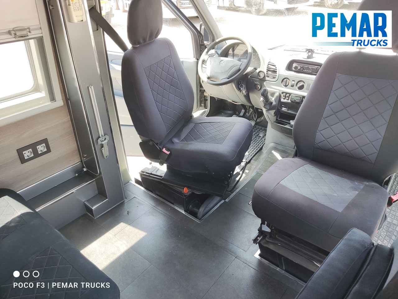 Kisteherautó MERCEDES-BENZ SPRINTER 313 CDI CAMPERIZADA: 27 kép. Kisteherautó MERCEDES-BENZ SPRINTER 313 CDI CAMPERIZADA: 27 kép.