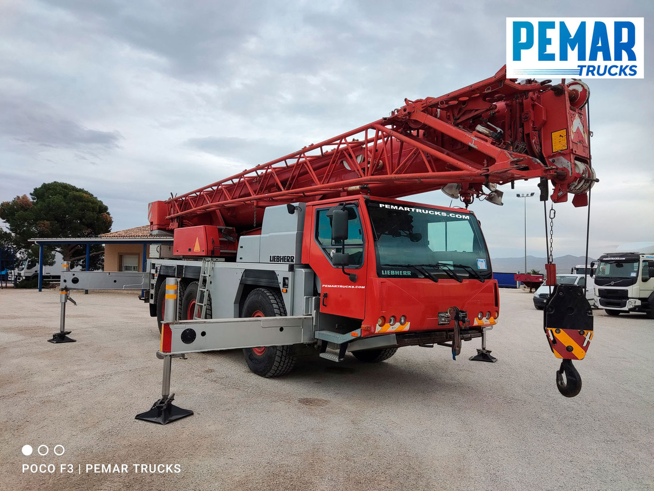 LIEBHERR LTM 1045-1 AUTOGRUA 6X4 - Autódaru: 3 kép. LIEBHERR LTM 1045-1 AUTOGRUA 6X4 - Autódaru: 3 kép.