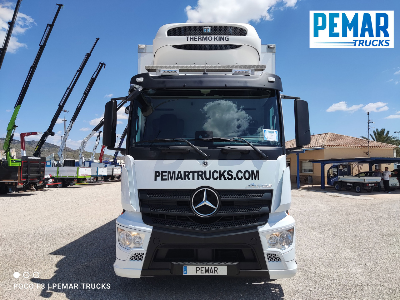 MERCEDES-BENZ ANTOS 2535 6X2 FRIGORIFICO - Hűtős teherautó: 2 kép. MERCEDES-BENZ ANTOS 2535 6X2 FRIGORIFICO - Hűtős teherautó: 2 kép.
