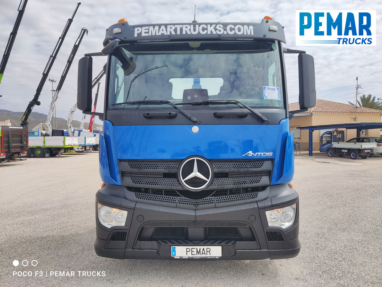 MERCEDES-BENZ ANTOS 2546 6X2 MULTILIFT - Cserefelépítményes teherautó: 3 kép. MERCEDES-BENZ ANTOS 2546 6X2 MULTILIFT - Cserefelépítményes teherautó: 3 kép.