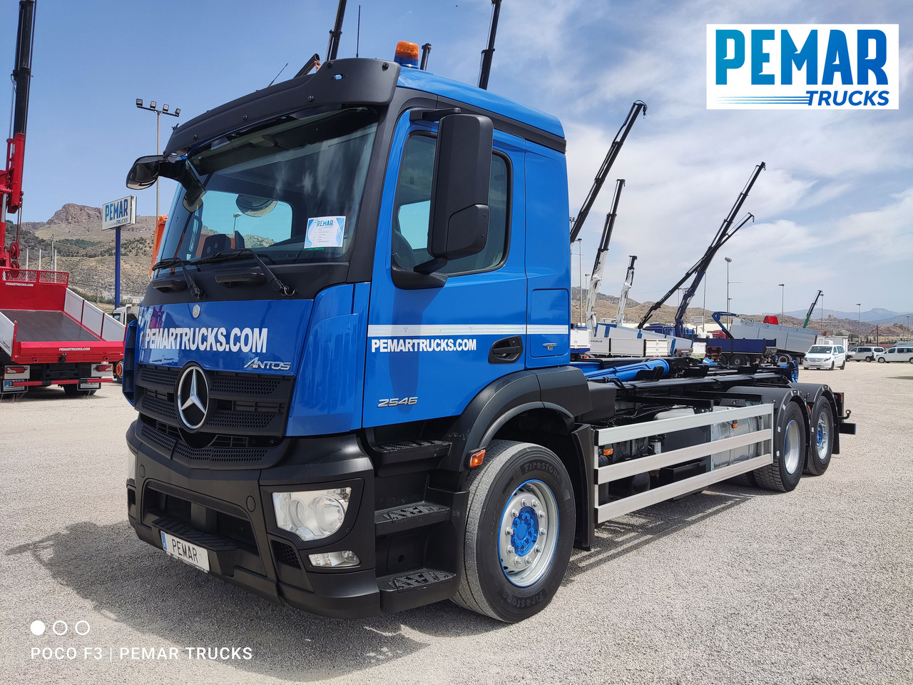 MERCEDES-BENZ ANTOS 2546 6X2 MULTILIFT - Cserefelépítményes teherautó: 2 kép. MERCEDES-BENZ ANTOS 2546 6X2 MULTILIFT - Cserefelépítményes teherautó: 2 kép.