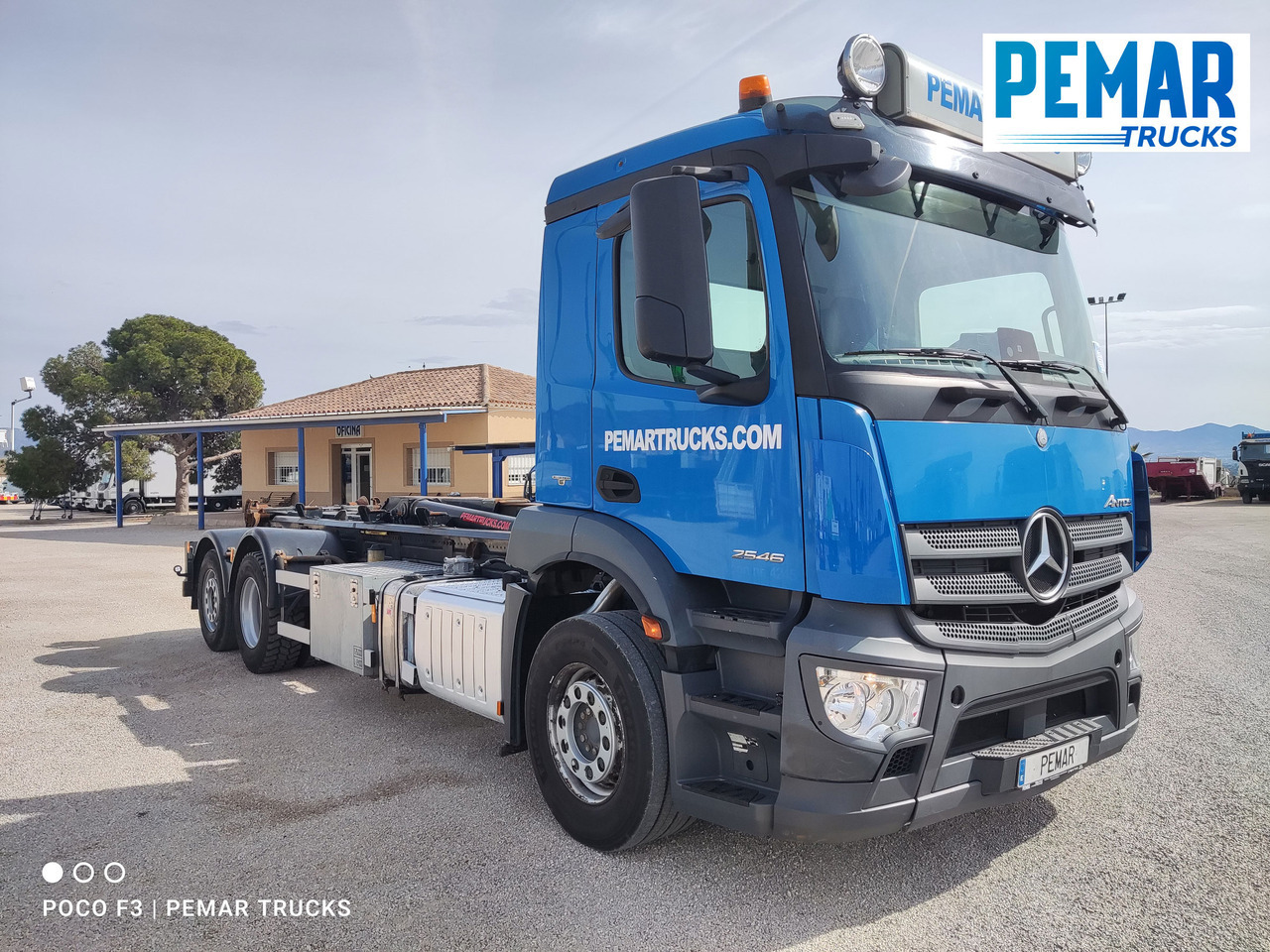 MERCEDES-BENZ ANTOS 2546 6X2 MULTILIFT - Cserefelépítményes teherautó: 4 kép. MERCEDES-BENZ ANTOS 2546 6X2 MULTILIFT - Cserefelépítményes teherautó: 4 kép.