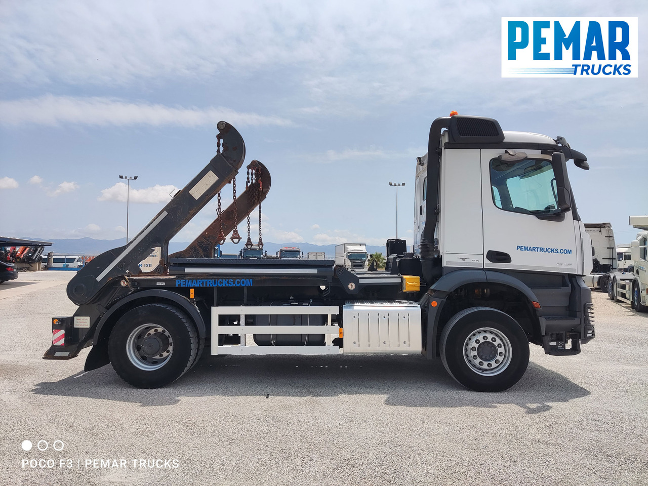 MERCEDES-BENZ AROCS 1845 PORTACONTENEDOR CADENAS - Konténerszállító: 5 kép. MERCEDES-BENZ AROCS 1845 PORTACONTENEDOR CADENAS - Konténerszállító: 5 kép.