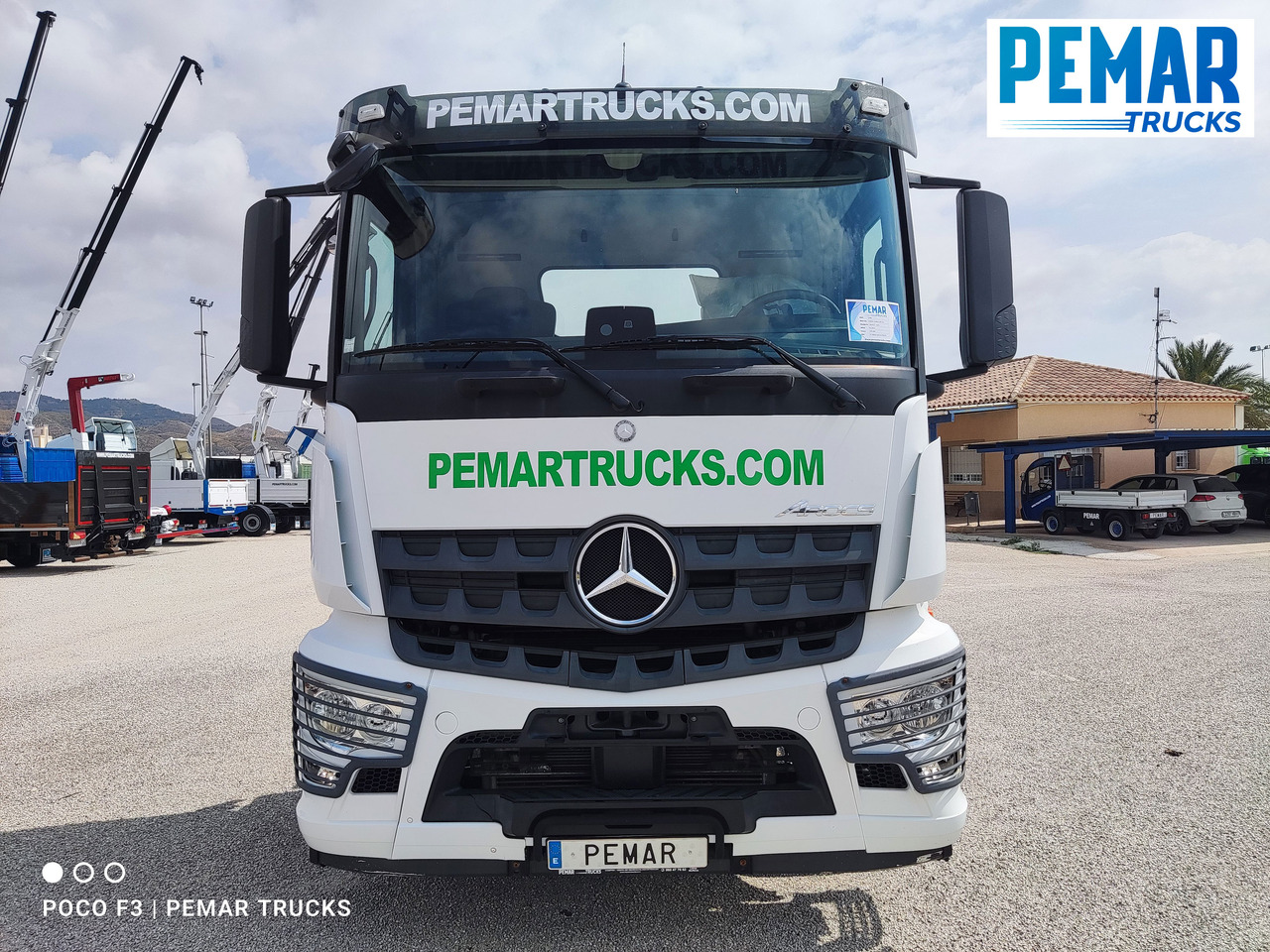 MERCEDES-BENZ AROCS 1843 TRACTORA EQUIPO HIDRAULICO - Nyergesvontató: 2 kép. MERCEDES-BENZ AROCS 1843 TRACTORA EQUIPO HIDRAULICO - Nyergesvontató: 2 kép.