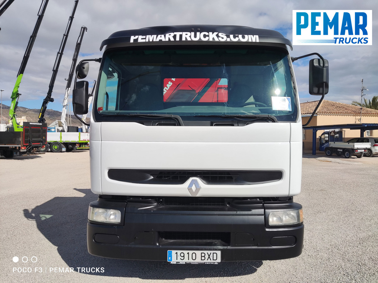 RENAULT PREMIUM 270 DCI GRUA CAJA FIJA - Darus autó: 3 kép. RENAULT PREMIUM 270 DCI GRUA CAJA FIJA - Darus autó: 3 kép.