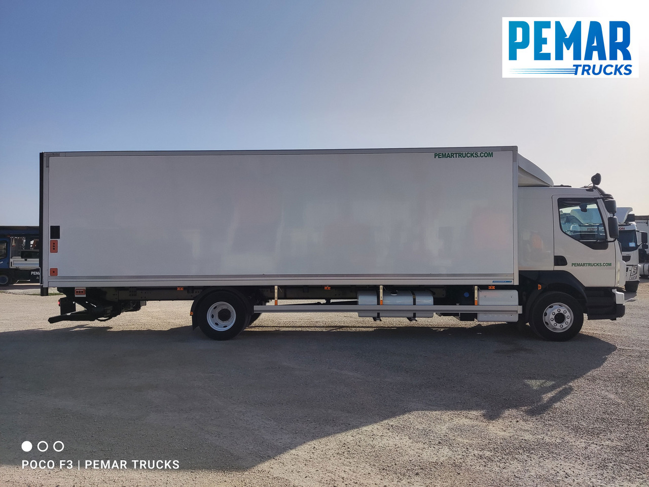 VOLVO FL 210 CAJA CERRADA 12T EURO 6 - Dobozos felépítményű teherautó: 4 kép. VOLVO FL 210 CAJA CERRADA 12T EURO 6 - Dobozos felépítményű teherautó: 4 kép.