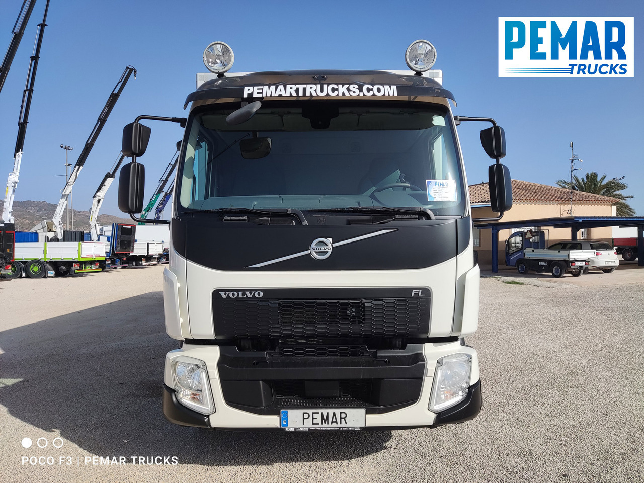 VOLVO FL 210 CAJA CERRADA 12T EURO 6 - Dobozos felépítményű teherautó: 2 kép. VOLVO FL 210 CAJA CERRADA 12T EURO 6 - Dobozos felépítményű teherautó: 2 kép.