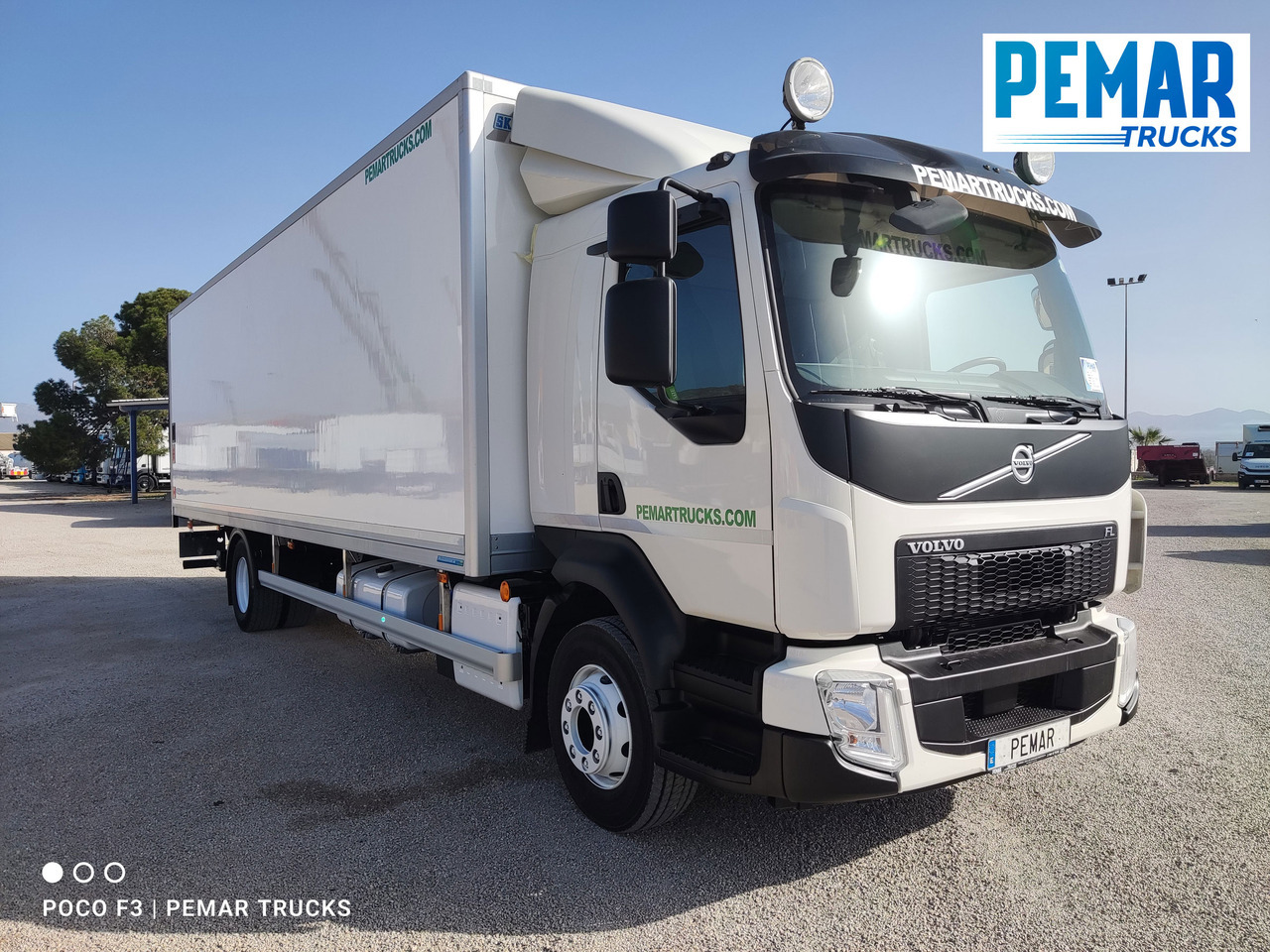 VOLVO FL 210 CAJA CERRADA 12T EURO 6 - Dobozos felépítményű teherautó: 3 kép. VOLVO FL 210 CAJA CERRADA 12T EURO 6 - Dobozos felépítményű teherautó: 3 kép.