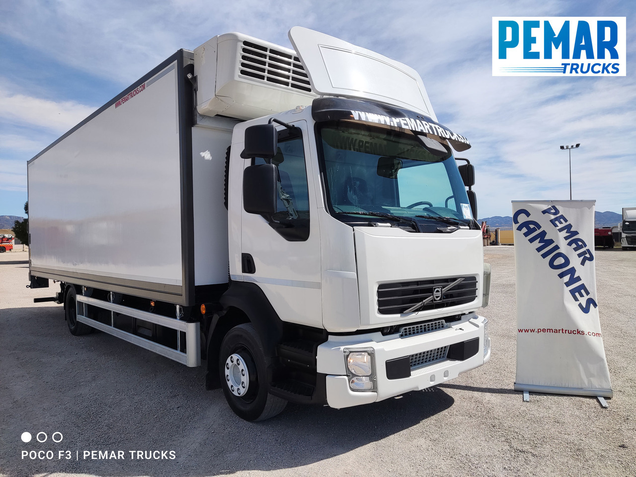 VOLVO FL 240 FRIGORIFICO 14T - Hűtős teherautó: 3 kép. VOLVO FL 240 FRIGORIFICO 14T - Hűtős teherautó: 3 kép.