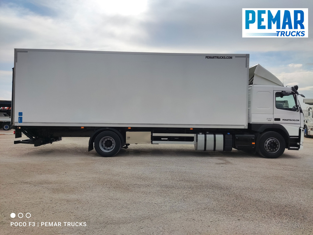 VOLVO FM 330 4X2 FRIGORIFICO EURO 6 - Hűtős teherautó: 4 kép. VOLVO FM 330 4X2 FRIGORIFICO EURO 6 - Hűtős teherautó: 4 kép.