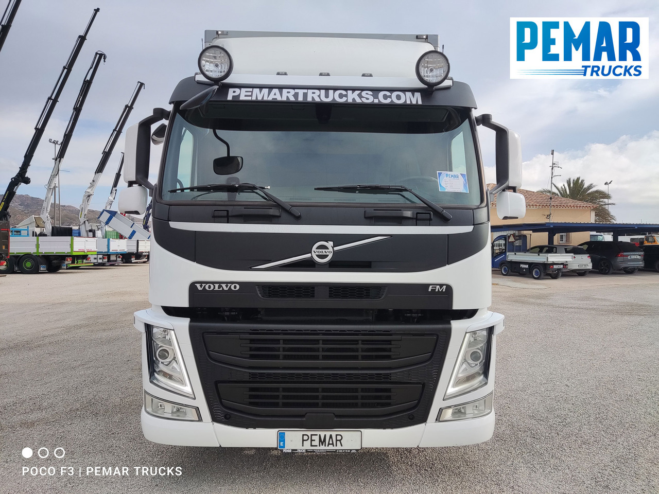 VOLVO FM 330 4X2 FRIGORIFICO EURO 6 - Hűtős teherautó: 2 kép. VOLVO FM 330 4X2 FRIGORIFICO EURO 6 - Hűtős teherautó: 2 kép.