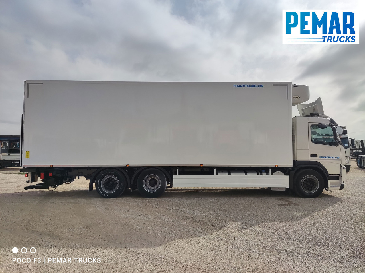 VOLVO FM 410 6X2 FRIGORIFICO - Hűtős teherautó: 4 kép. VOLVO FM 410 6X2 FRIGORIFICO - Hűtős teherautó: 4 kép.