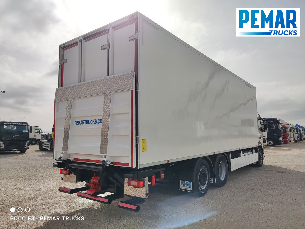 VOLVO FM 410 6X2 FRIGORIFICO - Hűtős teherautó: 5 kép. VOLVO FM 410 6X2 FRIGORIFICO - Hűtős teherautó: 5 kép.