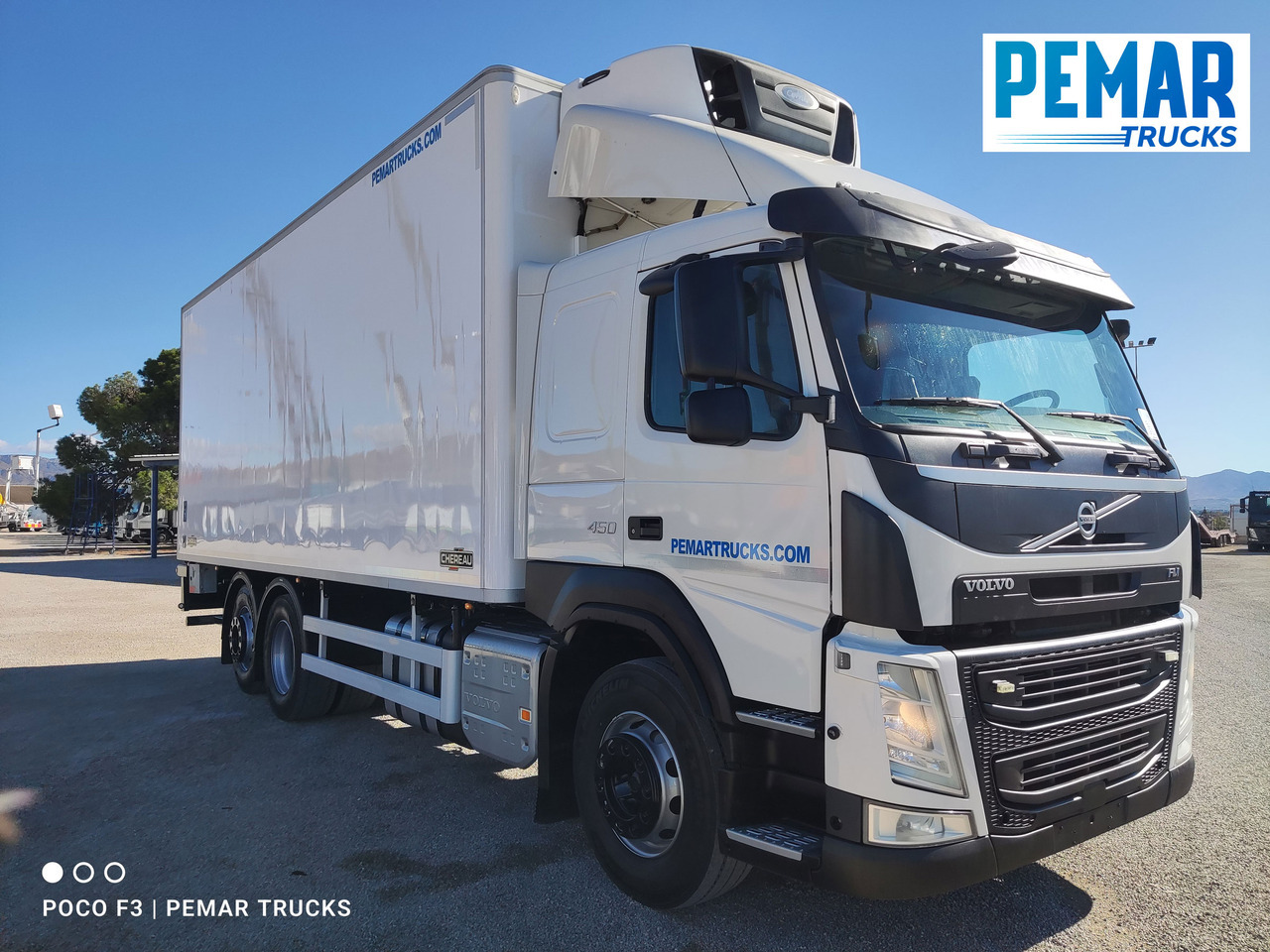 VOLVO FM 450 6X2 FRIGORIFICO EURO 6 - Hűtős teherautó: 3 kép. VOLVO FM 450 6X2 FRIGORIFICO EURO 6 - Hűtős teherautó: 3 kép.