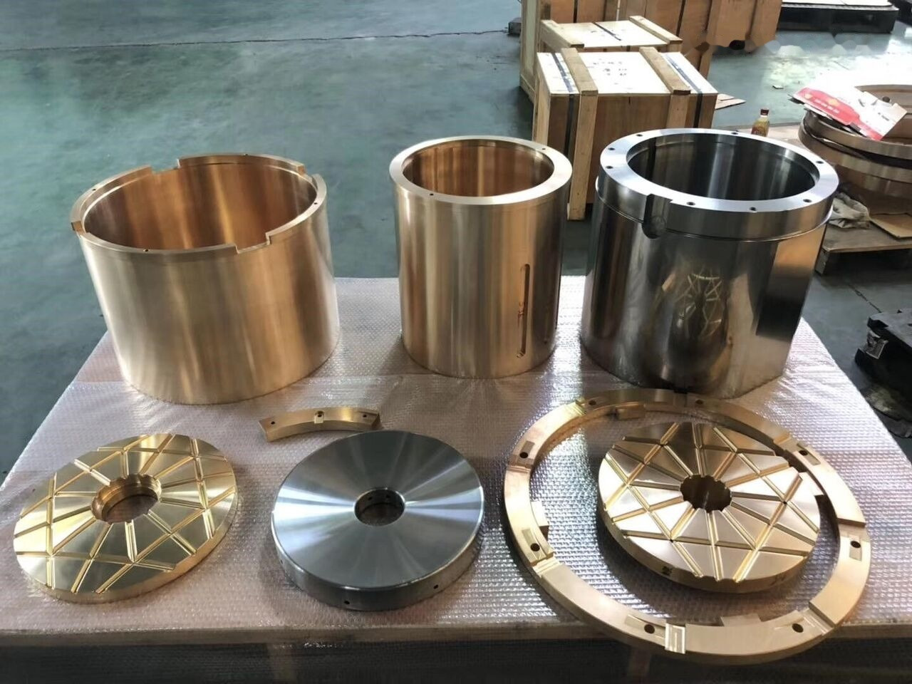 Copper bush and sleeves for Crusher - Alkatrész: 1 kép. Copper bush and sleeves for Crusher - Alkatrész: 1 kép.