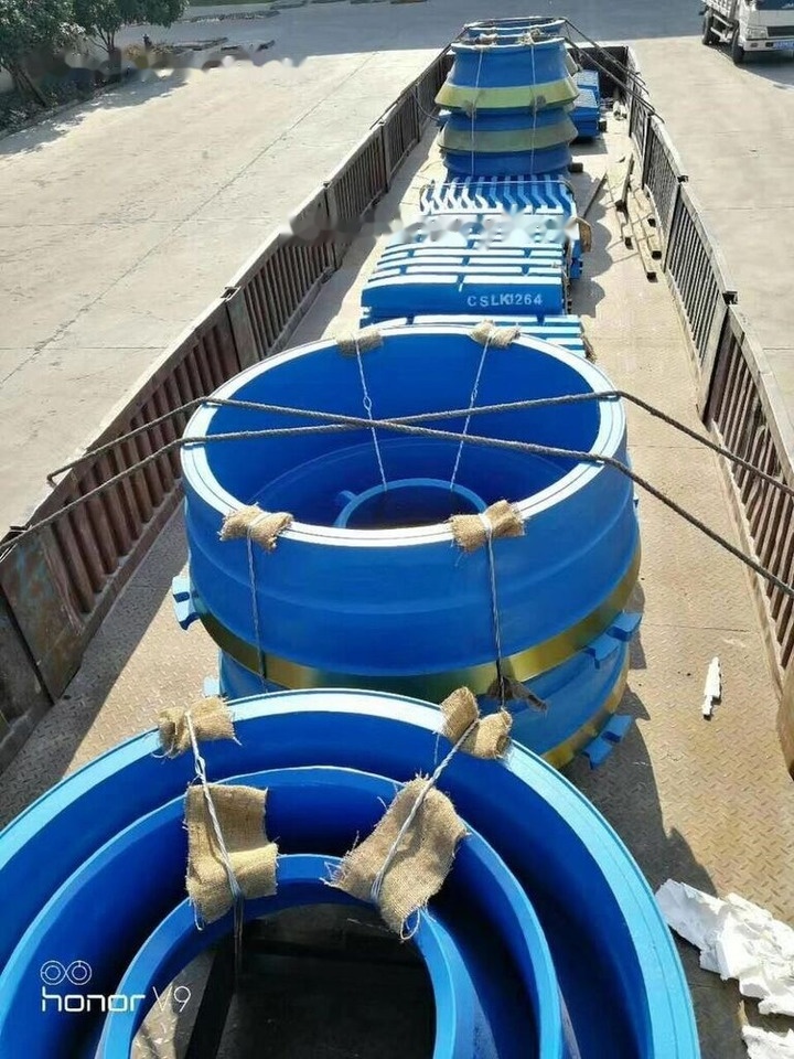 Jaw plates, mantel, concave, bowl liner for crusher - Alkatrész - Törőgép: 2 kép. Jaw plates, mantel, concave, bowl liner for crusher - Alkatrész - Törőgép: 2 kép.