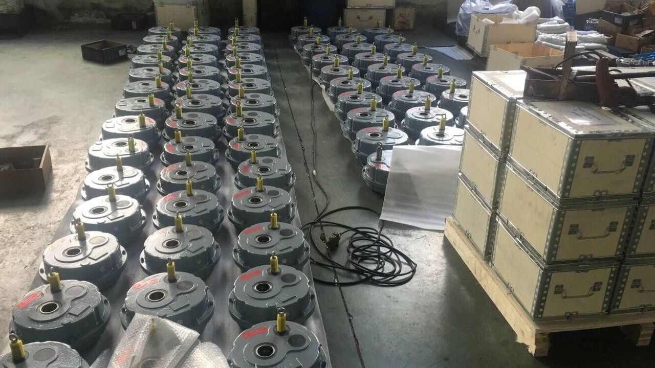 KINGLINK REDUCER for belt conveyor - Véglehajtás: 2 kép. KINGLINK REDUCER for belt conveyor - Véglehajtás: 2 kép.