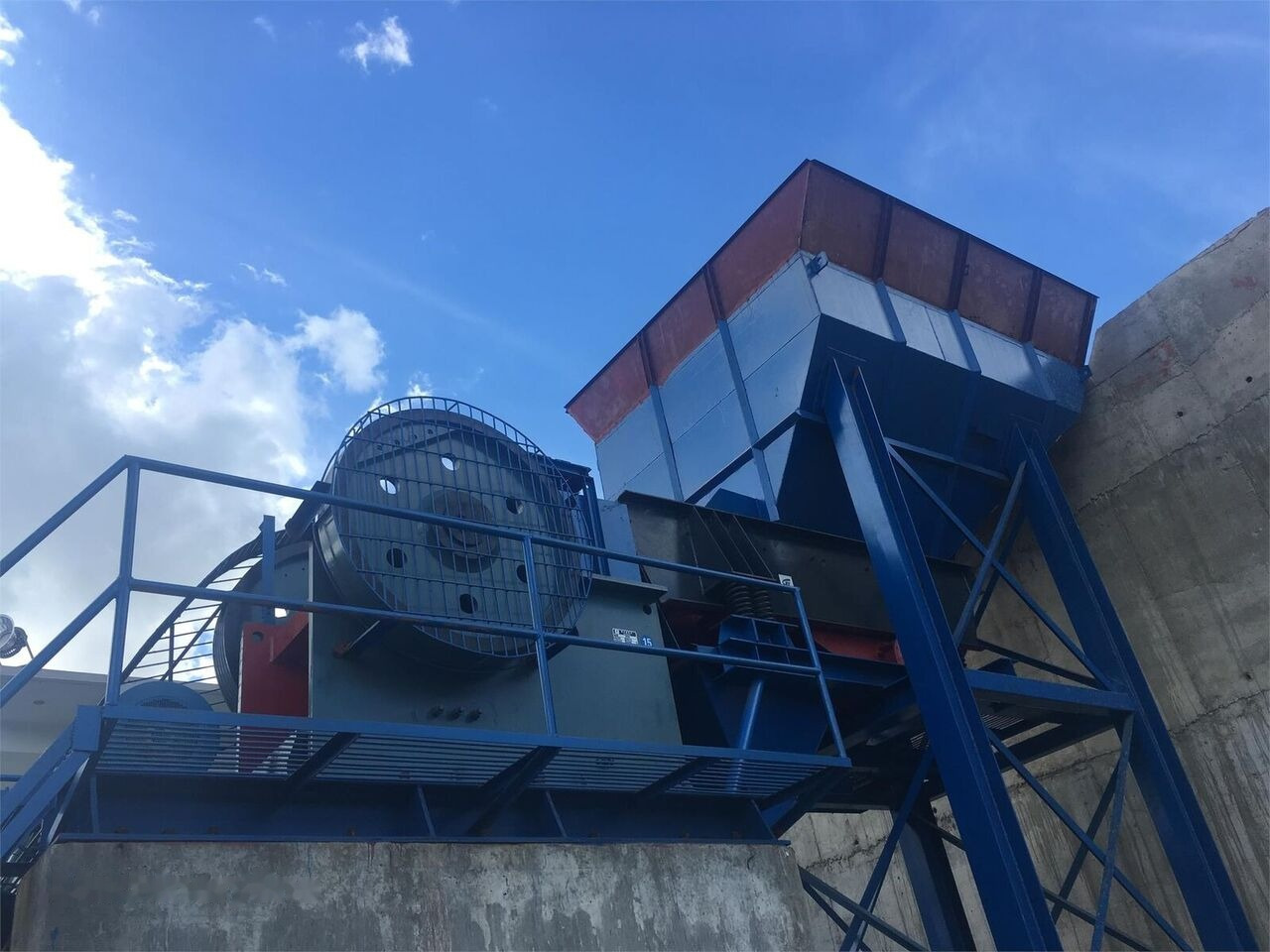 Kinglink 150TPH RIVER STONE CRUSHING PLANT - Pofás törő: 1 kép. Kinglink 150TPH RIVER STONE CRUSHING PLANT - Pofás törő: 1 kép.