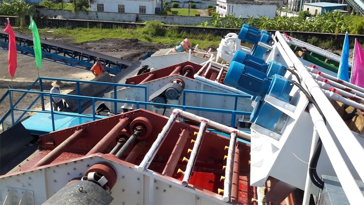 Kinglink 2YK1854 Dewatering Screen - Osztályozó berendezés: 1 kép. Kinglink 2YK1854 Dewatering Screen - Osztályozó berendezés: 1 kép.