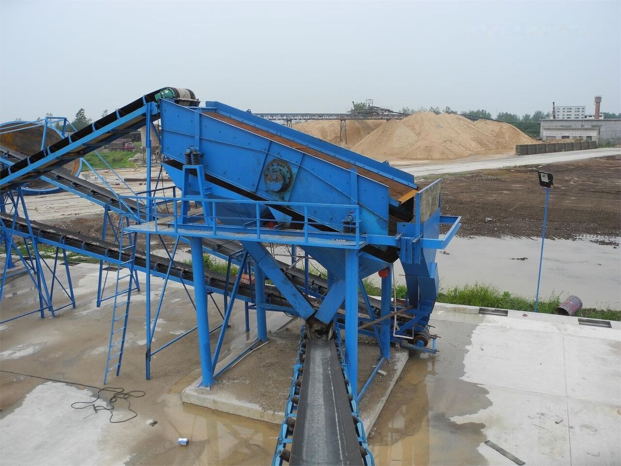 Kinglink 2YK1854 Wet material screen | Pantalla vibratoria | Écran vibran - Osztályozó berendezés: 1 kép. Kinglink 2YK1854 Wet material screen | Pantalla vibratoria | Écran vibran - Osztályozó berendezés: 1 kép.