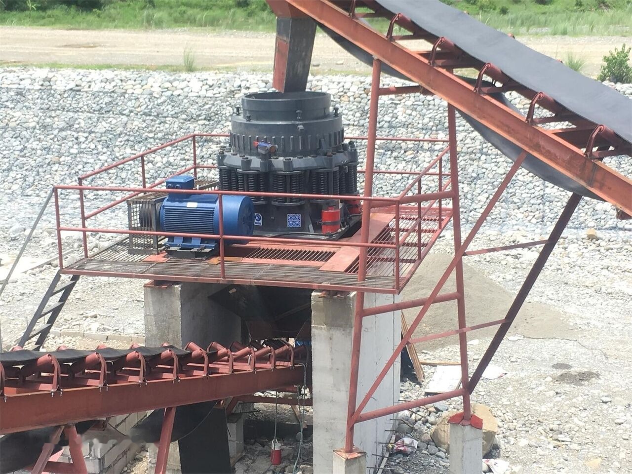 Kinglink Cone Crusher KLC1160 - Kúpos törő: 1 kép. Kinglink Cone Crusher KLC1160 - Kúpos törő: 1 kép.