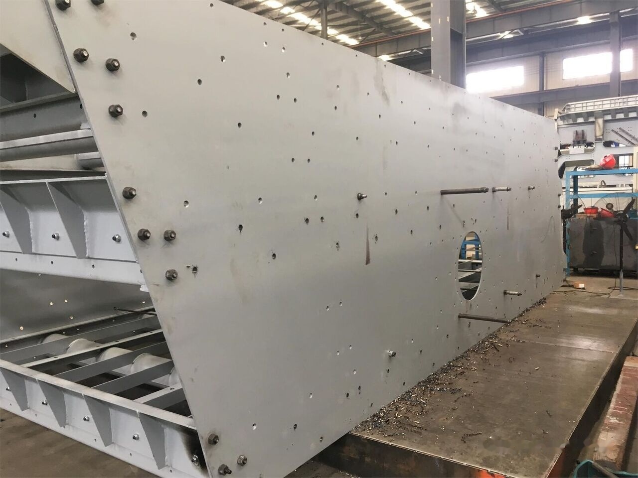 Kinglink Copper Ore Circular Vibrating Screen 3YA2160 | 200TPH - Osztályozó berendezés: 4 kép. Kinglink Copper Ore Circular Vibrating Screen 3YA2160 | 200TPH - Osztályozó berendezés: 4 kép.