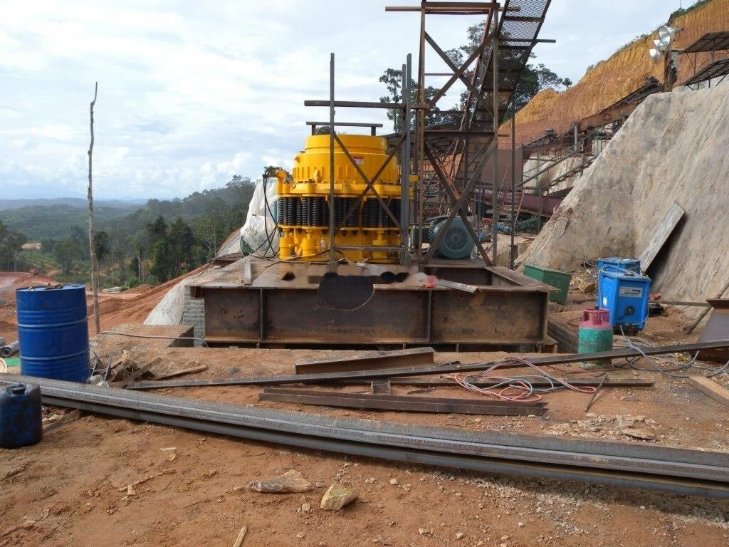 Kinglink Hematite Iron Ore Cone Crusher KLC1300 - Kúpos törő: 3 kép. Kinglink Hematite Iron Ore Cone Crusher KLC1300 - Kúpos törő: 3 kép.