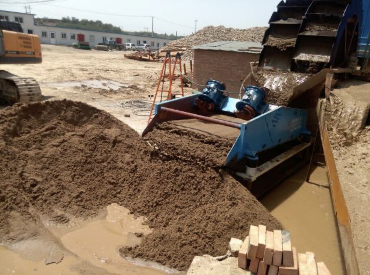 Kinglink KL26-55 Aggregate and Sand Washing Plant - Törőgép: 3 kép. Kinglink KL26-55 Aggregate and Sand Washing Plant - Törőgép: 3 kép.