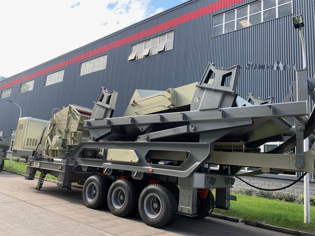 Kinglink KL3S2160F1315 Portable Impact Crusher Plant - Röpítő törő: 3 kép. Kinglink KL3S2160F1315 Portable Impact Crusher Plant - Röpítő törő: 3 kép.
