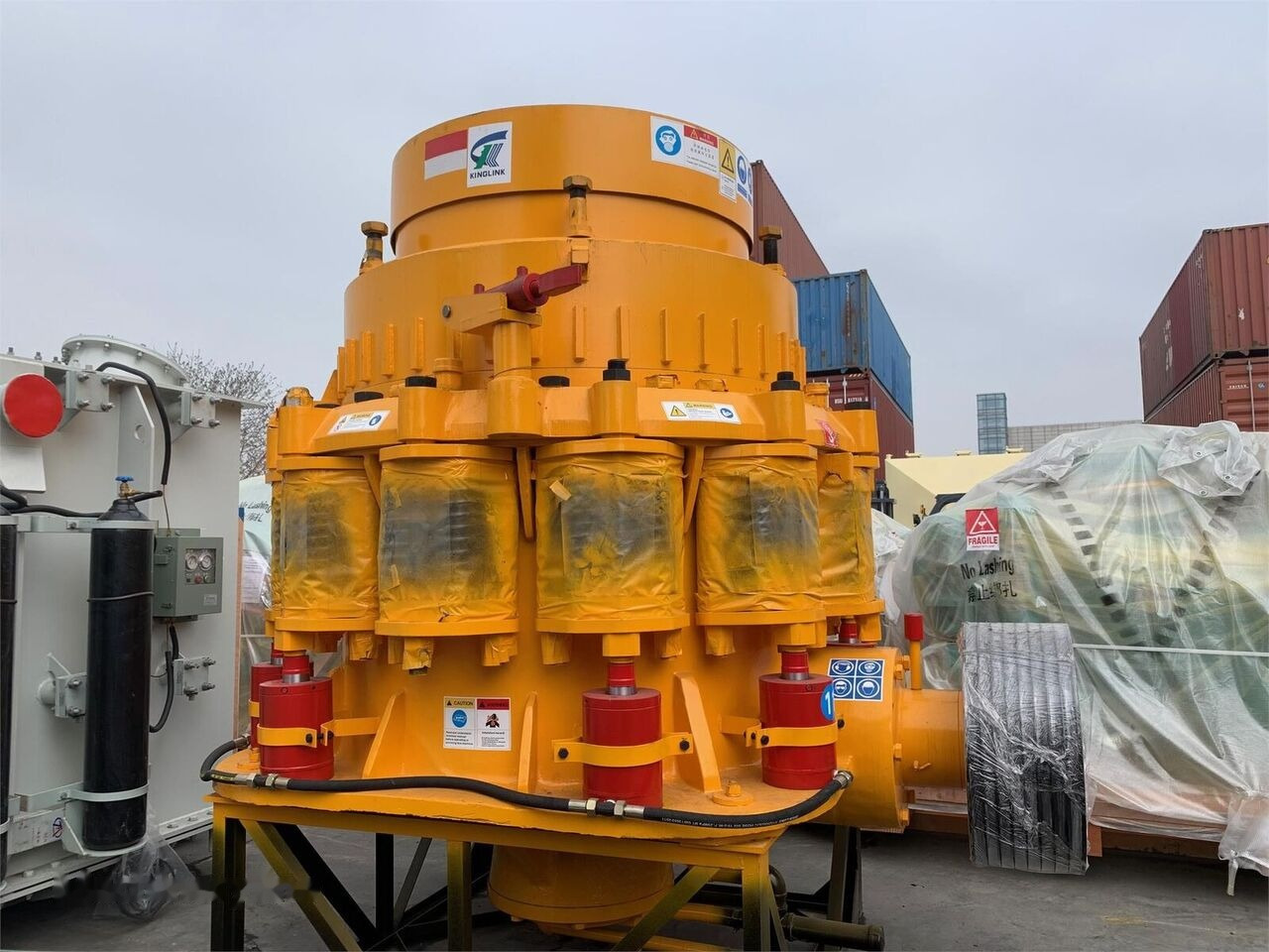 Kinglink KLC1300 Iron Ore Cone Crusher 150-250TPH - Kúpos törő: 4 kép. Kinglink KLC1300 Iron Ore Cone Crusher 150-250TPH - Kúpos törő: 4 kép.