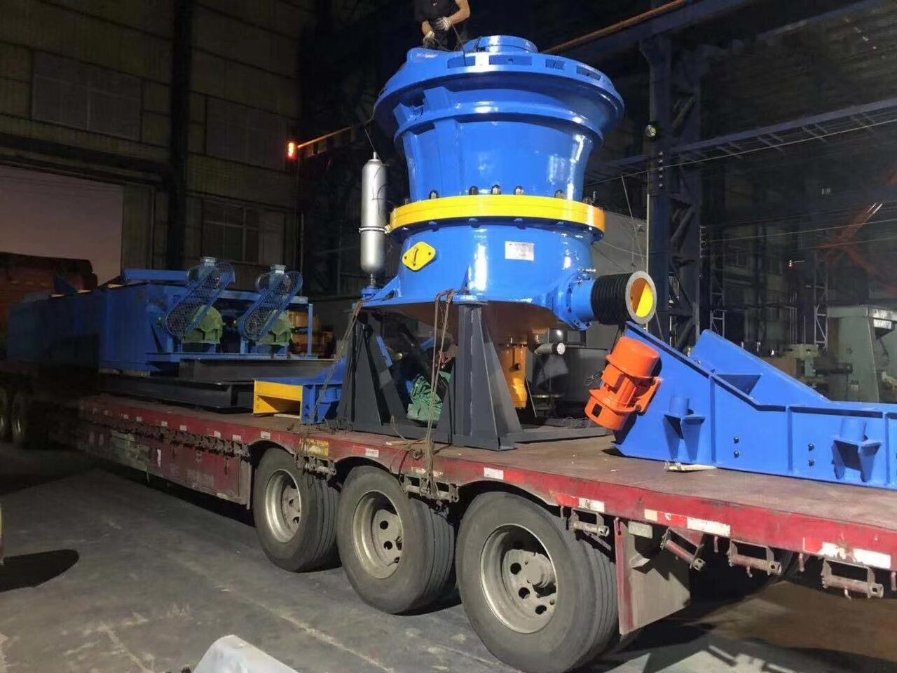 Kinglink New Cone Crusher KCS440 - Kúpos törő: 2 kép. Kinglink New Cone Crusher KCS440 - Kúpos törő: 2 kép.