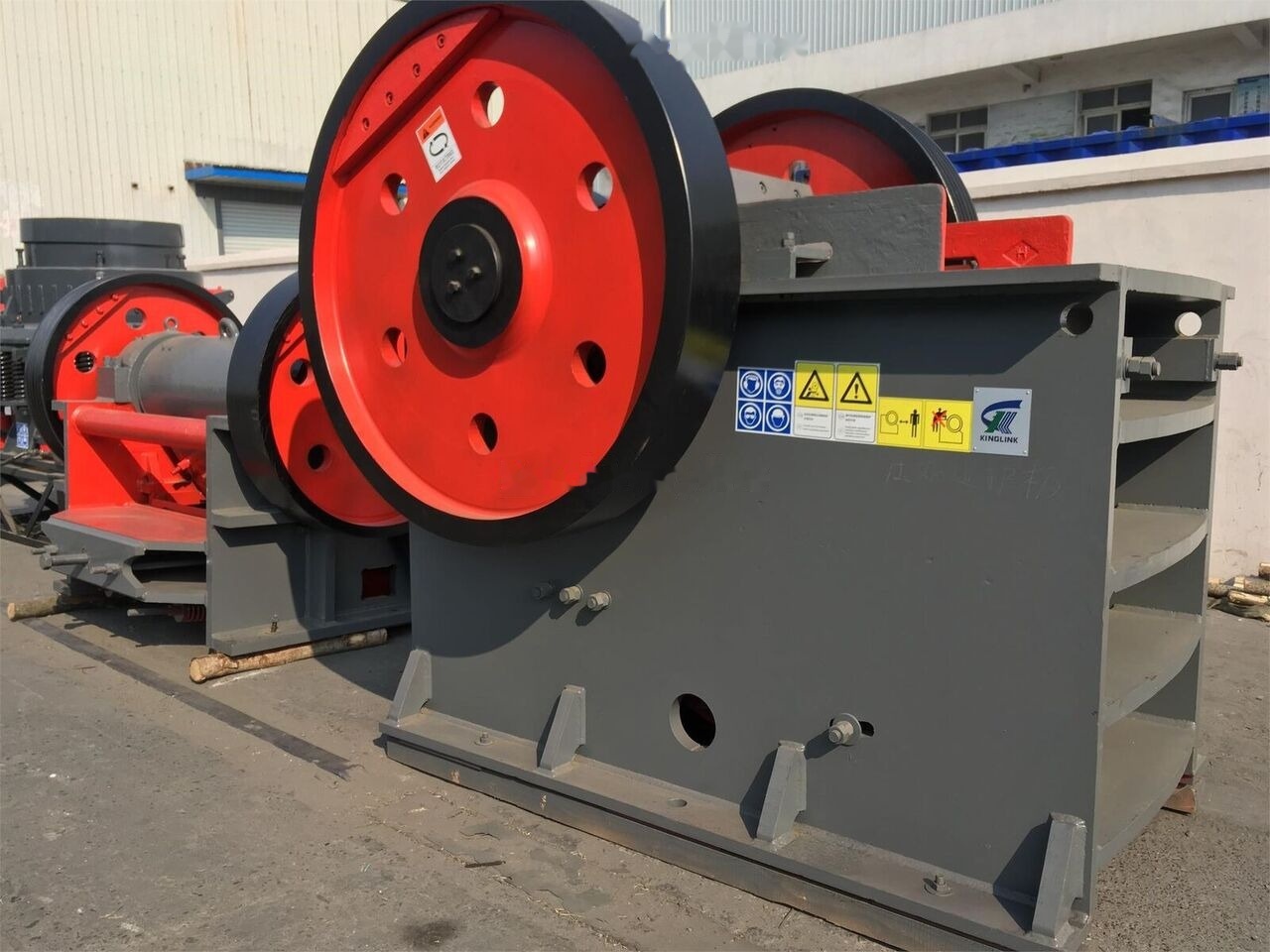 Kinglink PE600x900 Basalt and Granite Jaw Crusher - Pofás törő: 4 kép. Kinglink PE600x900 Basalt and Granite Jaw Crusher - Pofás törő: 4 kép.