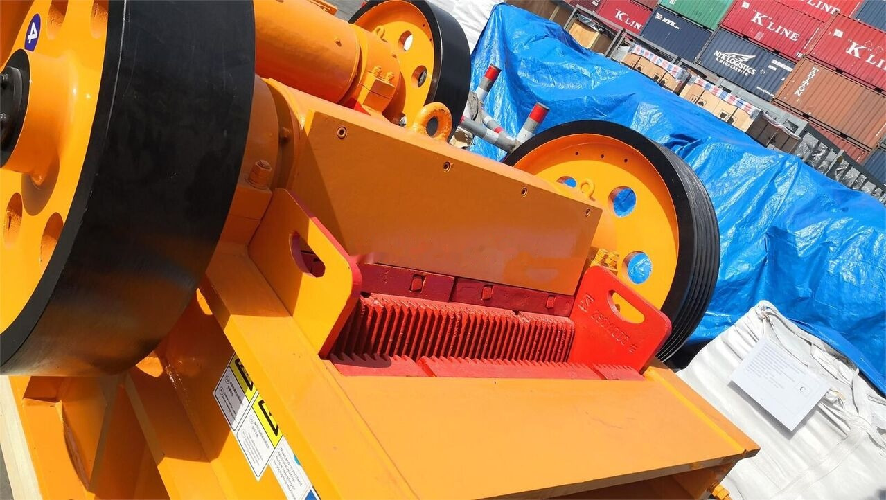 Kinglink PEX1047 Stone Jaw Crusher - Pofás törő: 3 kép. Kinglink PEX1047 Stone Jaw Crusher - Pofás törő: 3 kép.