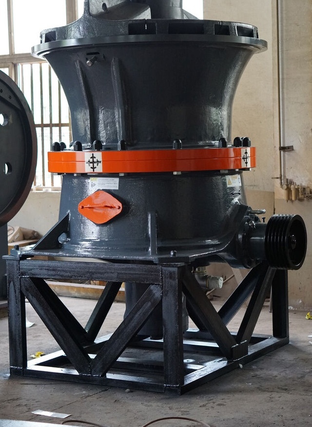 Kinglink Sandvik Type CS430 (S3800) Concrete Cone Crusher - Kúpos törő: 3 kép. Kinglink Sandvik Type CS430 (S3800) Concrete Cone Crusher - Kúpos törő: 3 kép.