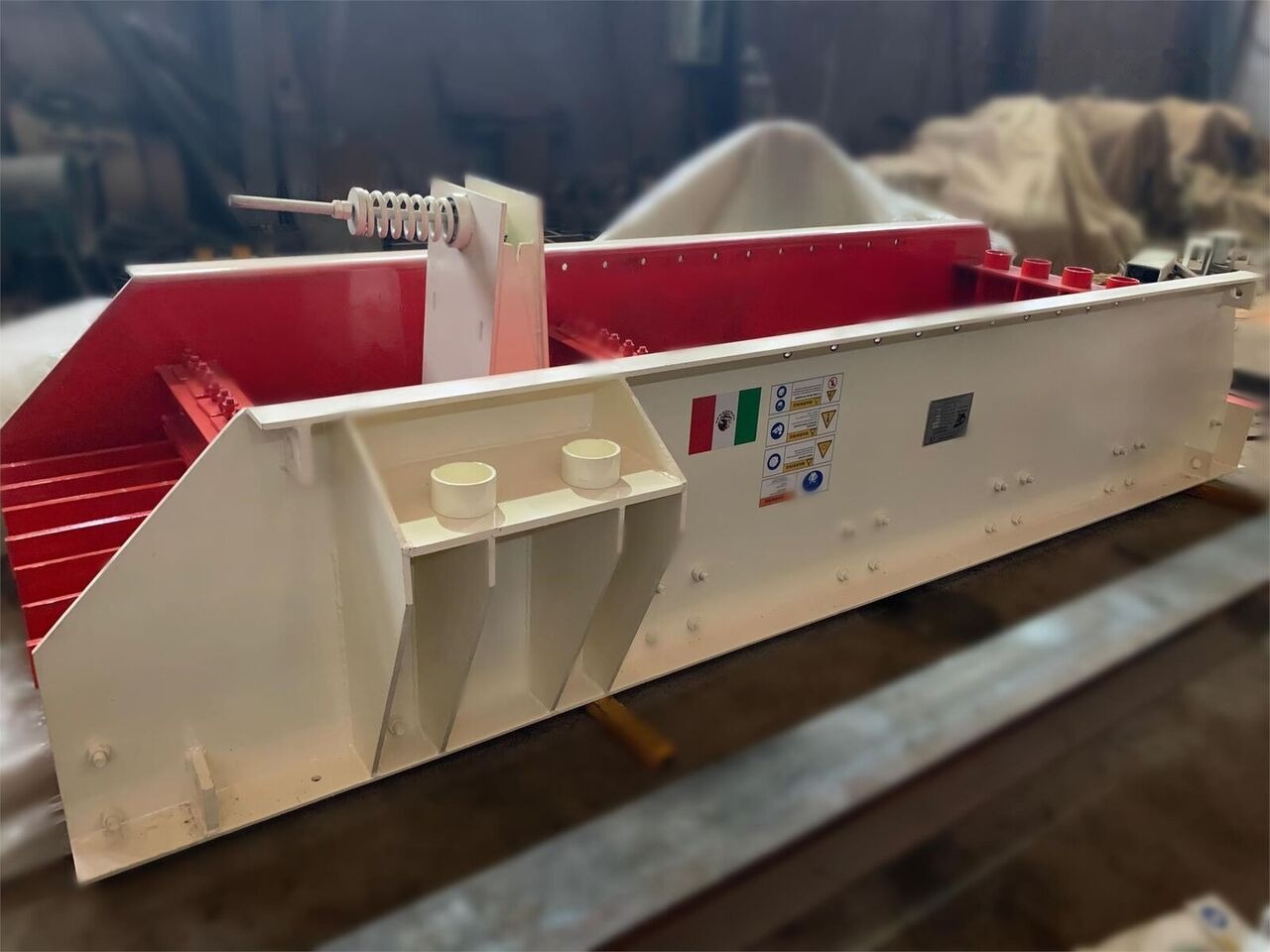 Kinglink ZSW380X96 Grizzly Vibrating Feeder - Bányászati gépek: 3 kép. Kinglink ZSW380X96 Grizzly Vibrating Feeder - Bányászati gépek: 3 kép.