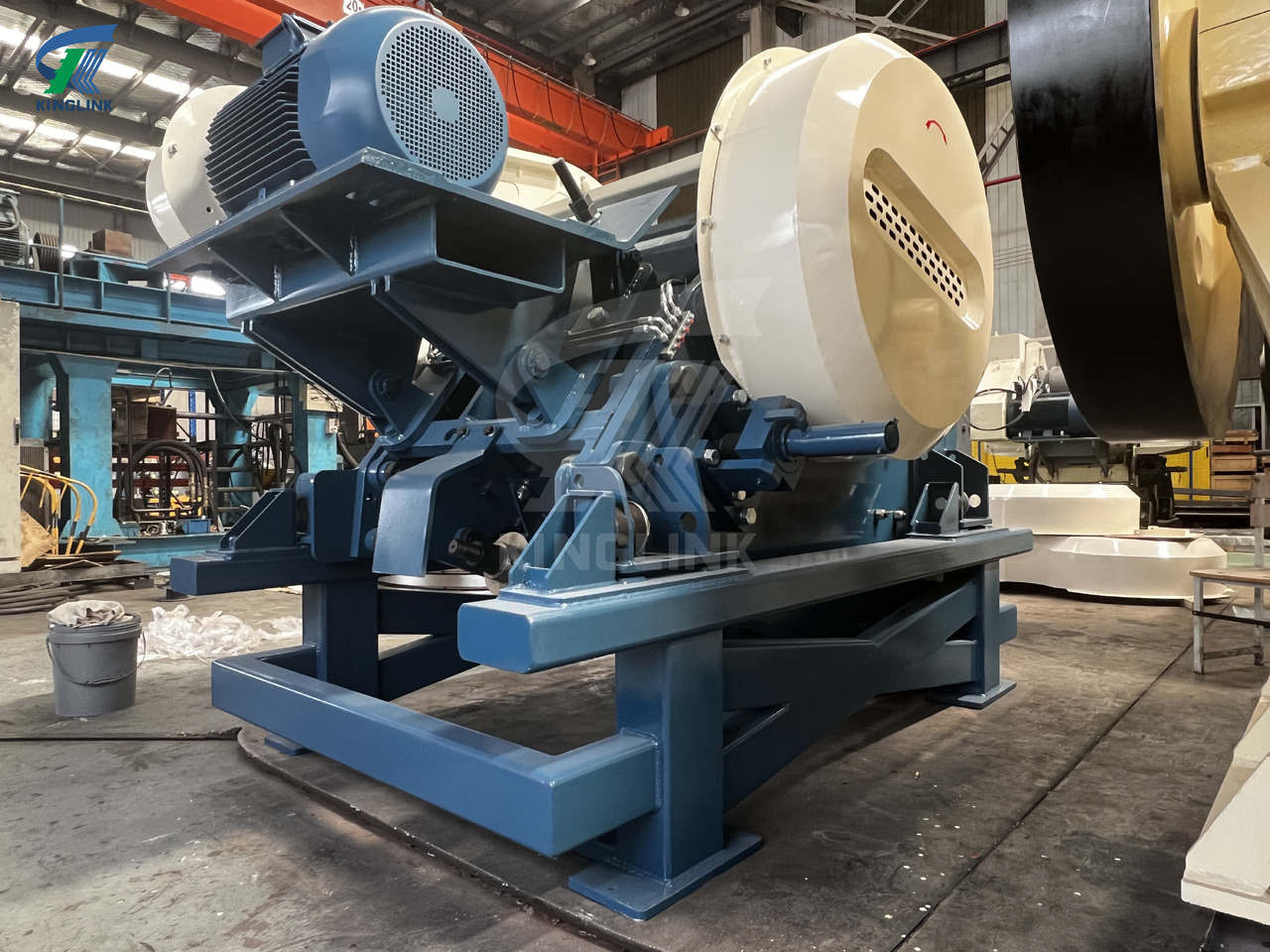 Metso C96 Type Jaw Crusher for concrete waste recycling - Pofás törő: 4 kép. Metso C96 Type Jaw Crusher for concrete waste recycling - Pofás törő: 4 kép.