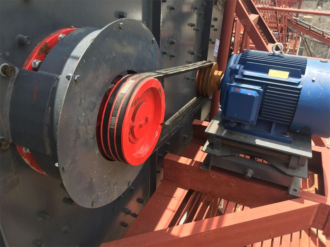 New KINGLINK 4YA1854 Inclined Vibrating Screen - Osztályozó berendezés: 4 kép. New KINGLINK 4YA1854 Inclined Vibrating Screen - Osztályozó berendezés: 4 kép.