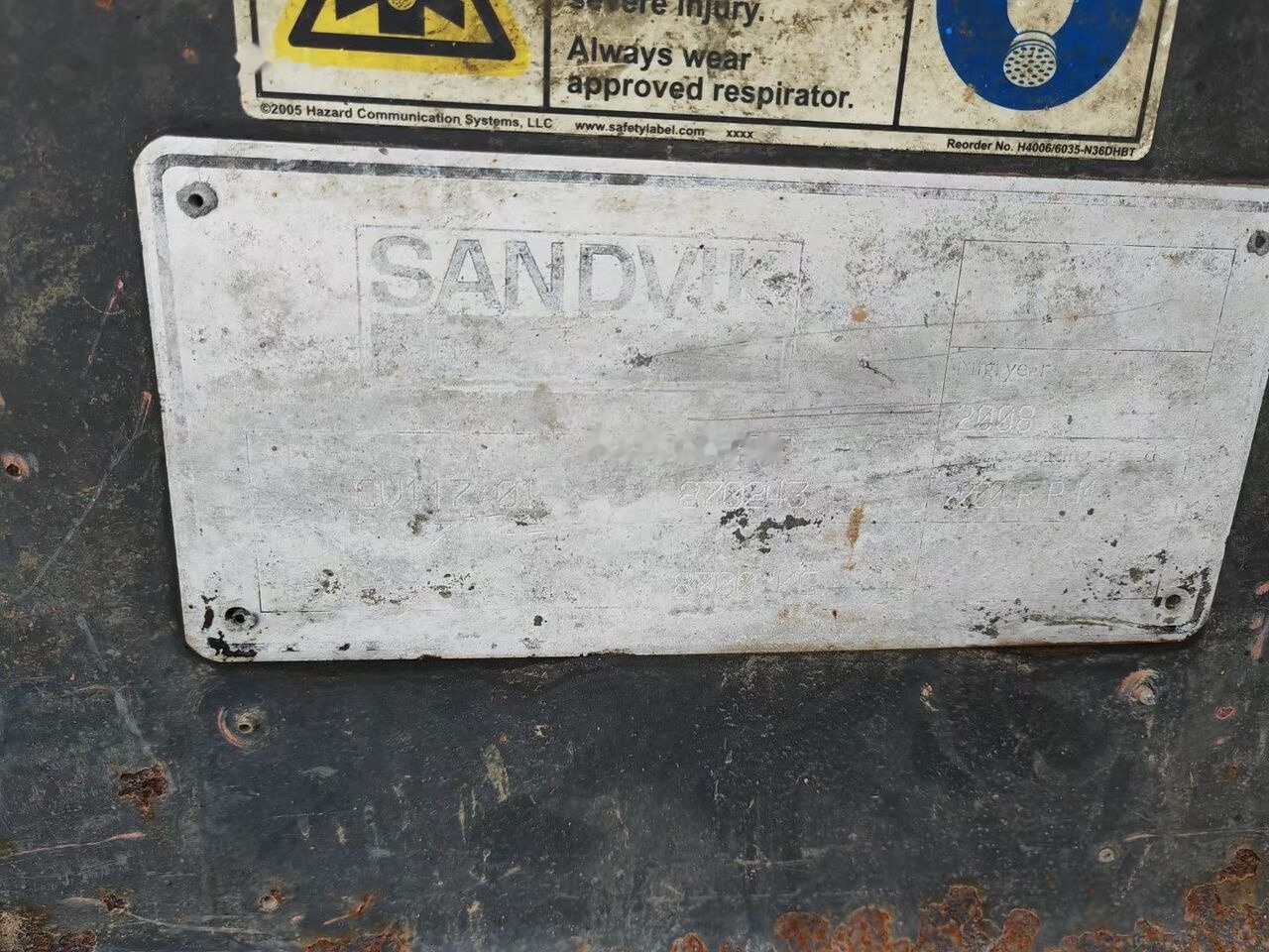 Sandvik CV117 VSI Crusher - Röpítő törő: 2 kép. Sandvik CV117 VSI Crusher - Röpítő törő: 2 kép.